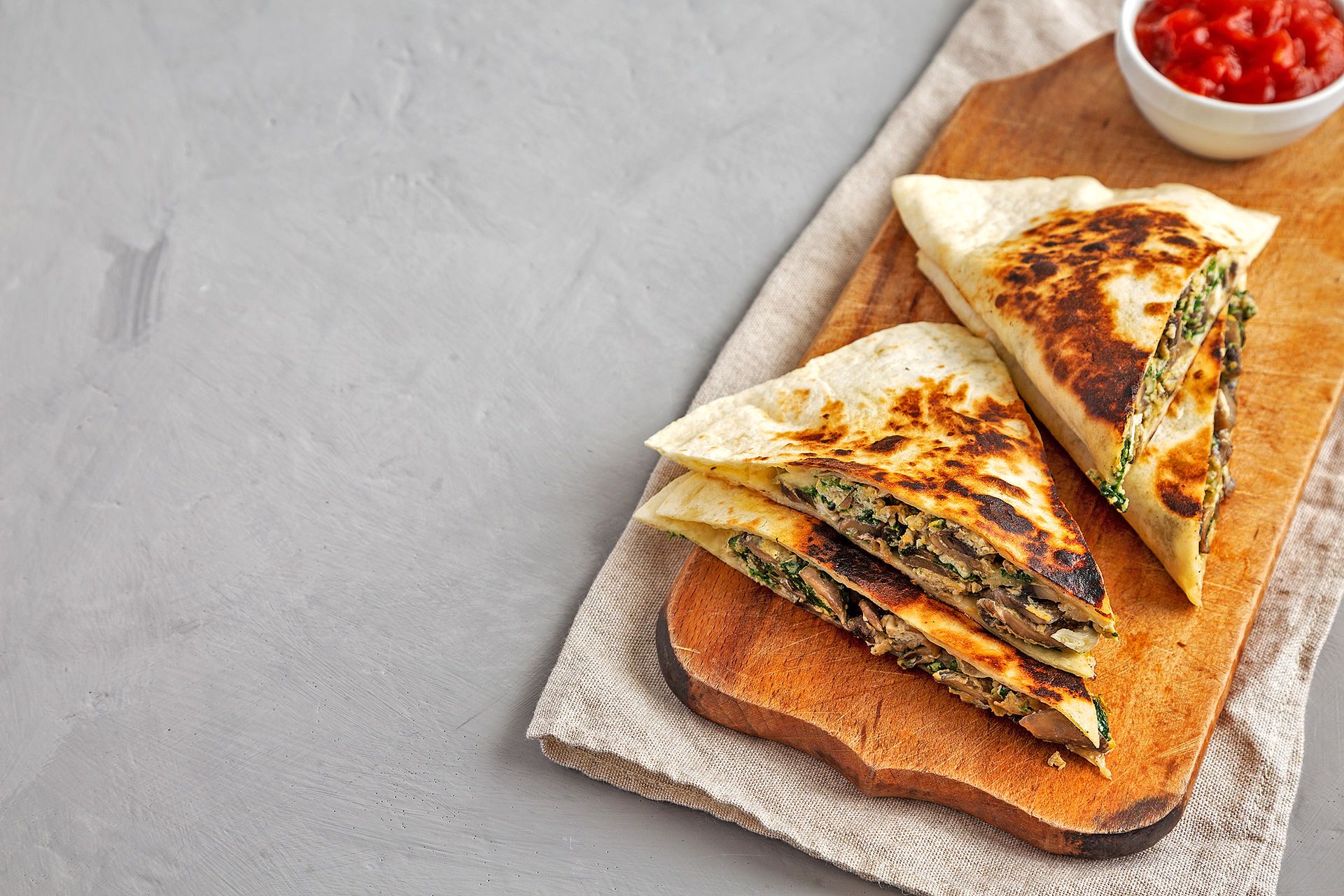 Quesadilla d’espinacs amb xampinyons