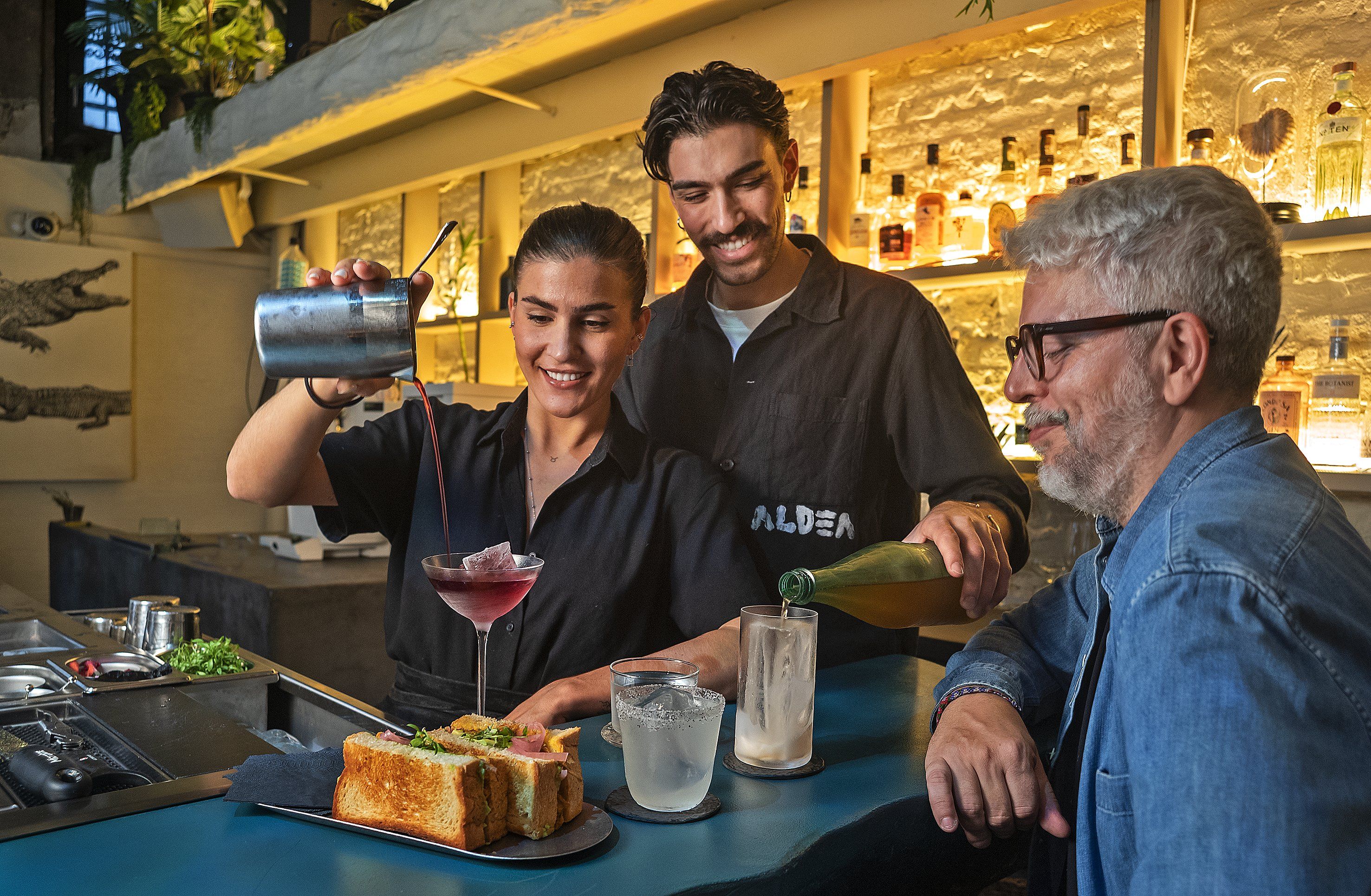 Òscar Broc a la cocteleria 'Aldea'