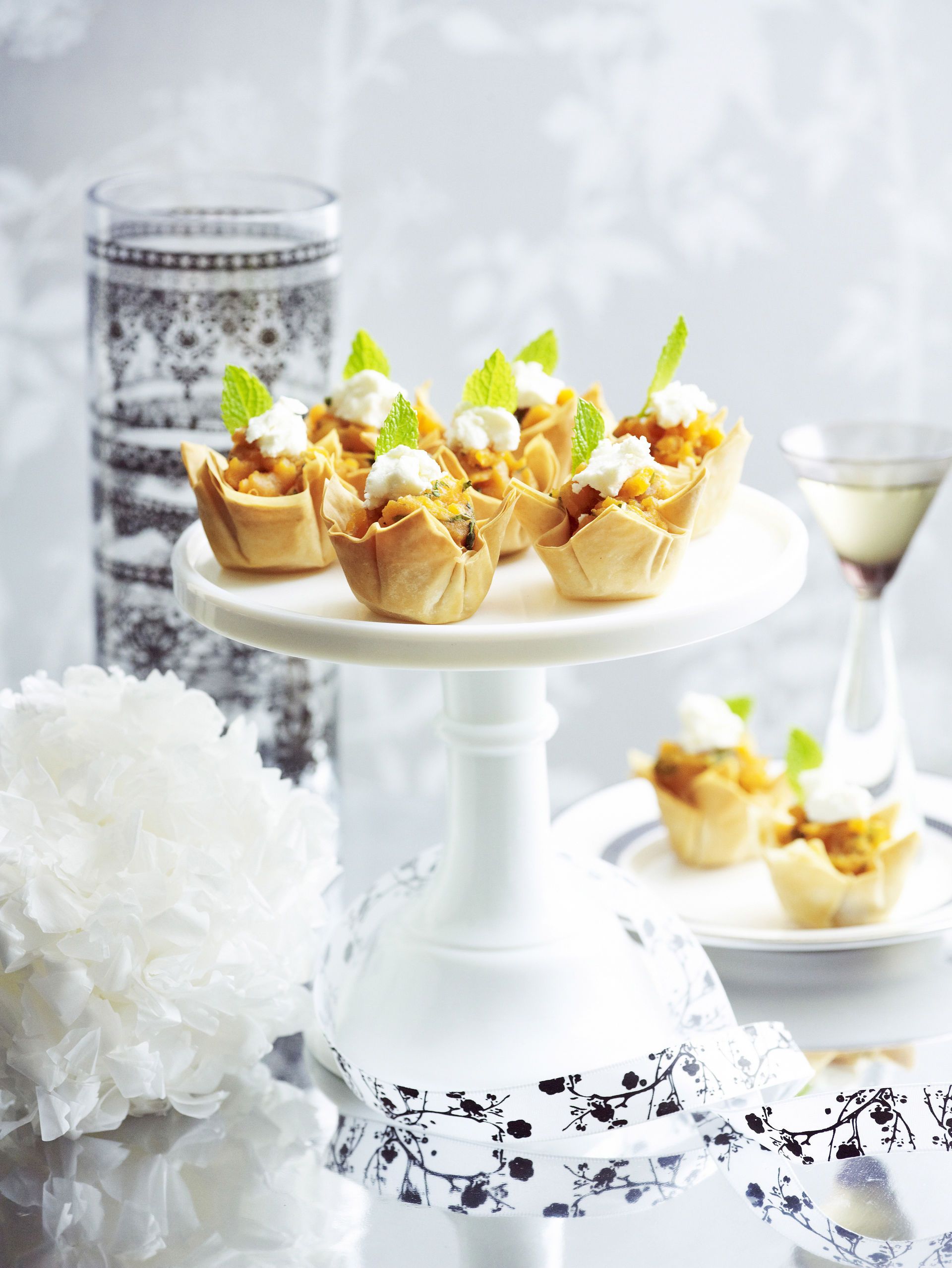 Cassoletes de moniato, menta i formatge de cabra