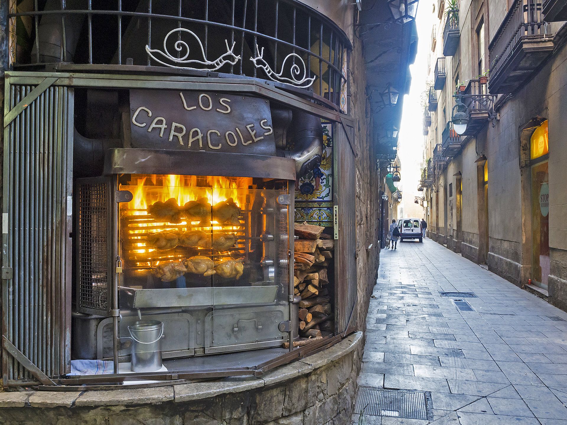 Rostidor exterior del restaurant 'Los Caracoles'