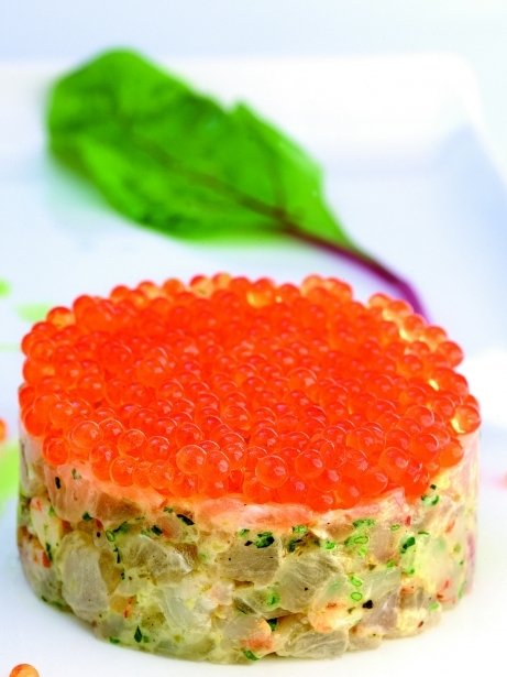 Tartar de lubina con langostinos