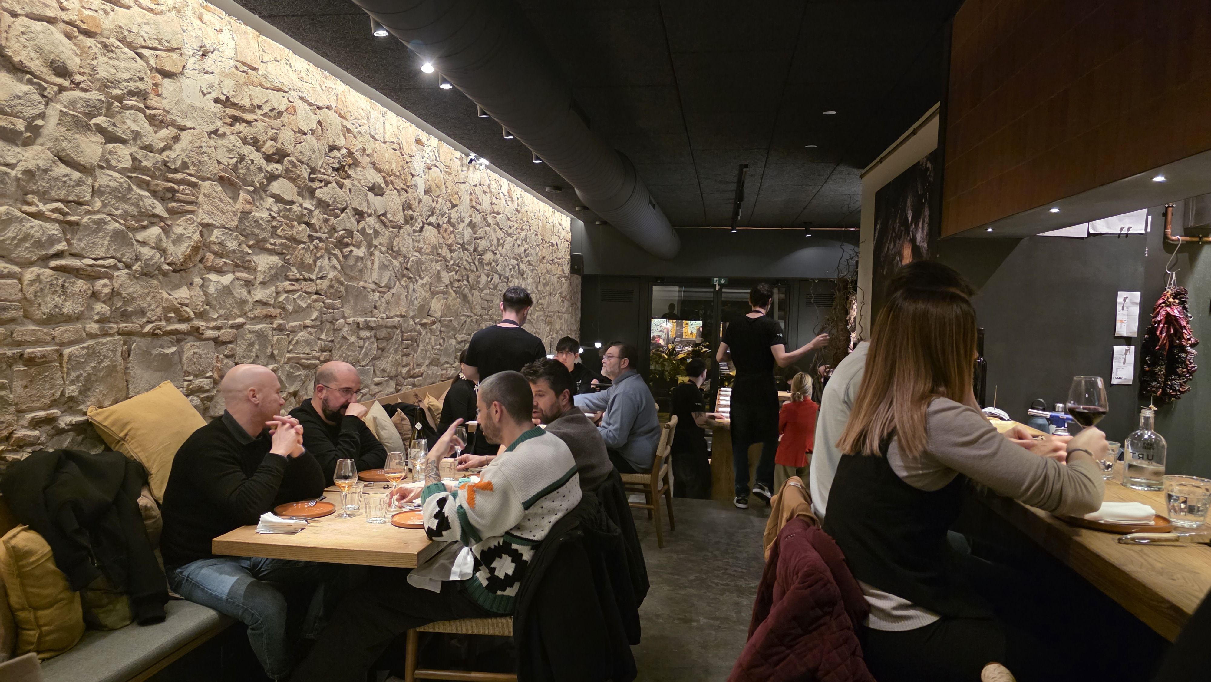 Interior del Trü durante el servicio de cena