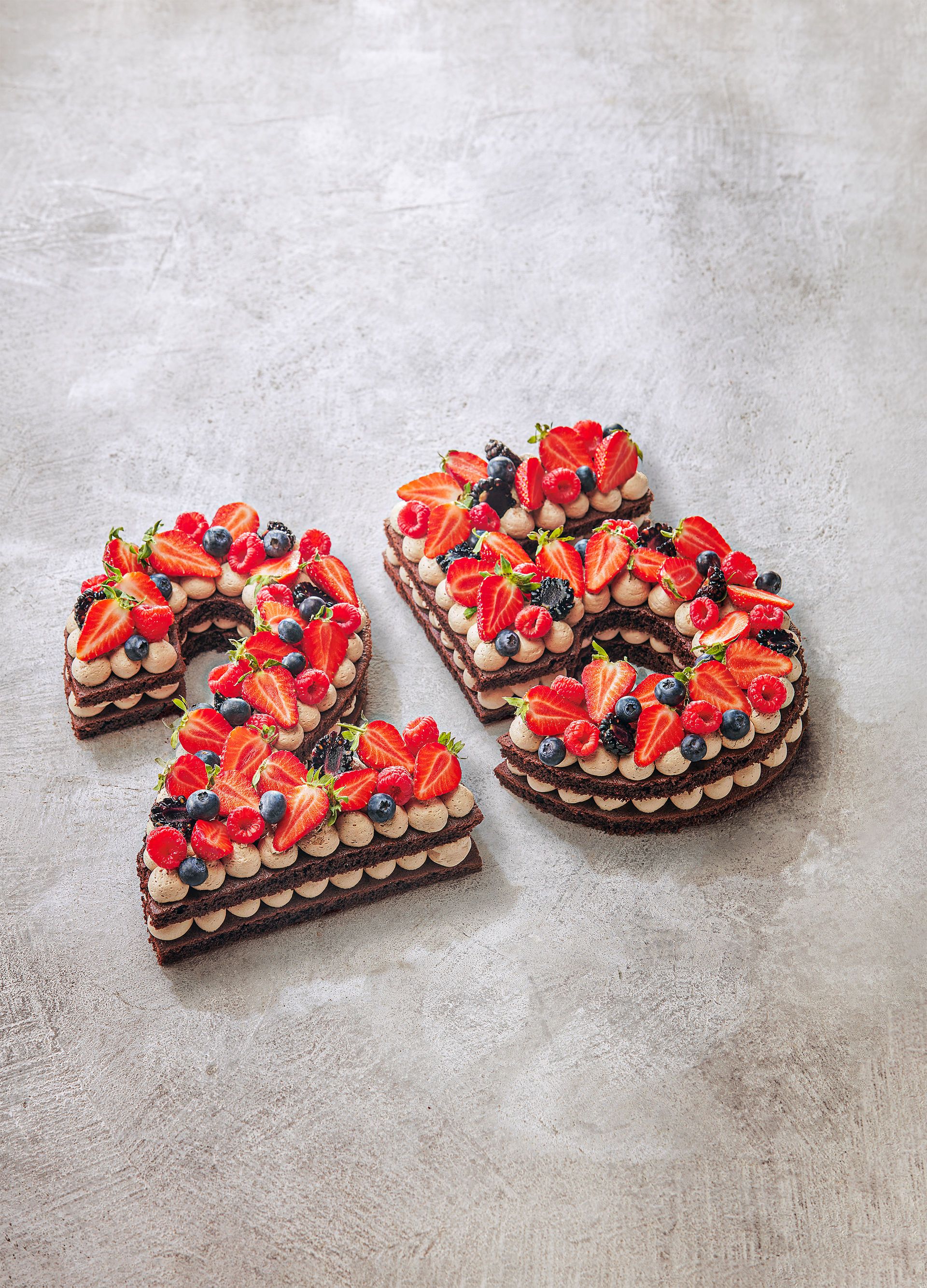 Pastís de xocolata i fruites vermelles