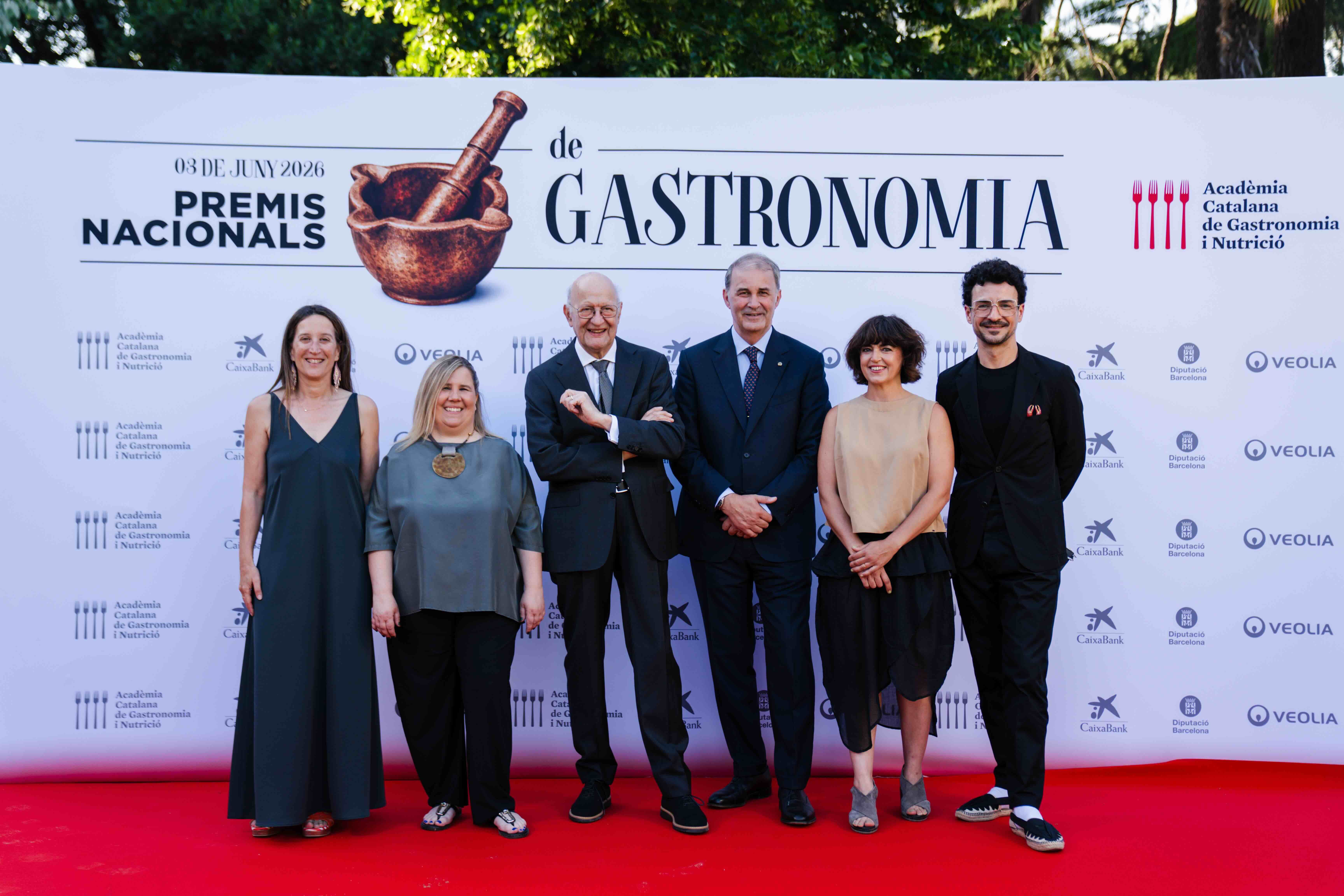 D'esquerra a dreta, Trinitat Gilbert, Laia Coma, Jaume Subirós, el president de l'ACGN Joan Font, Patricia Serra i Raül Balam.
