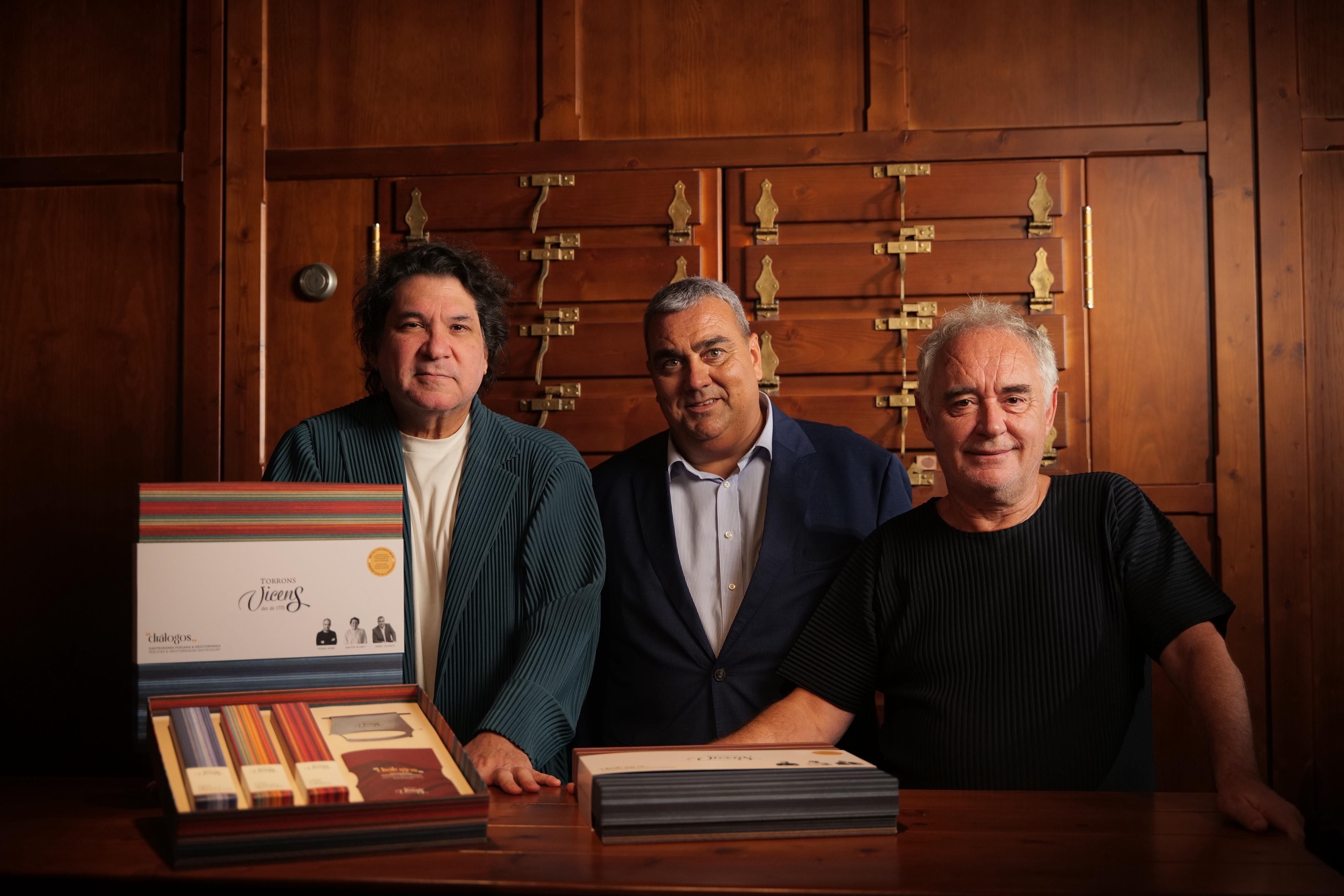 Ferran Adrià, Gastón Acurio i Ángel Velasco a la presentació de 'Diálogos' Ferran Adrià, Gastón Acurio i Ángel Velasco a la presentació de 'Diálogos'