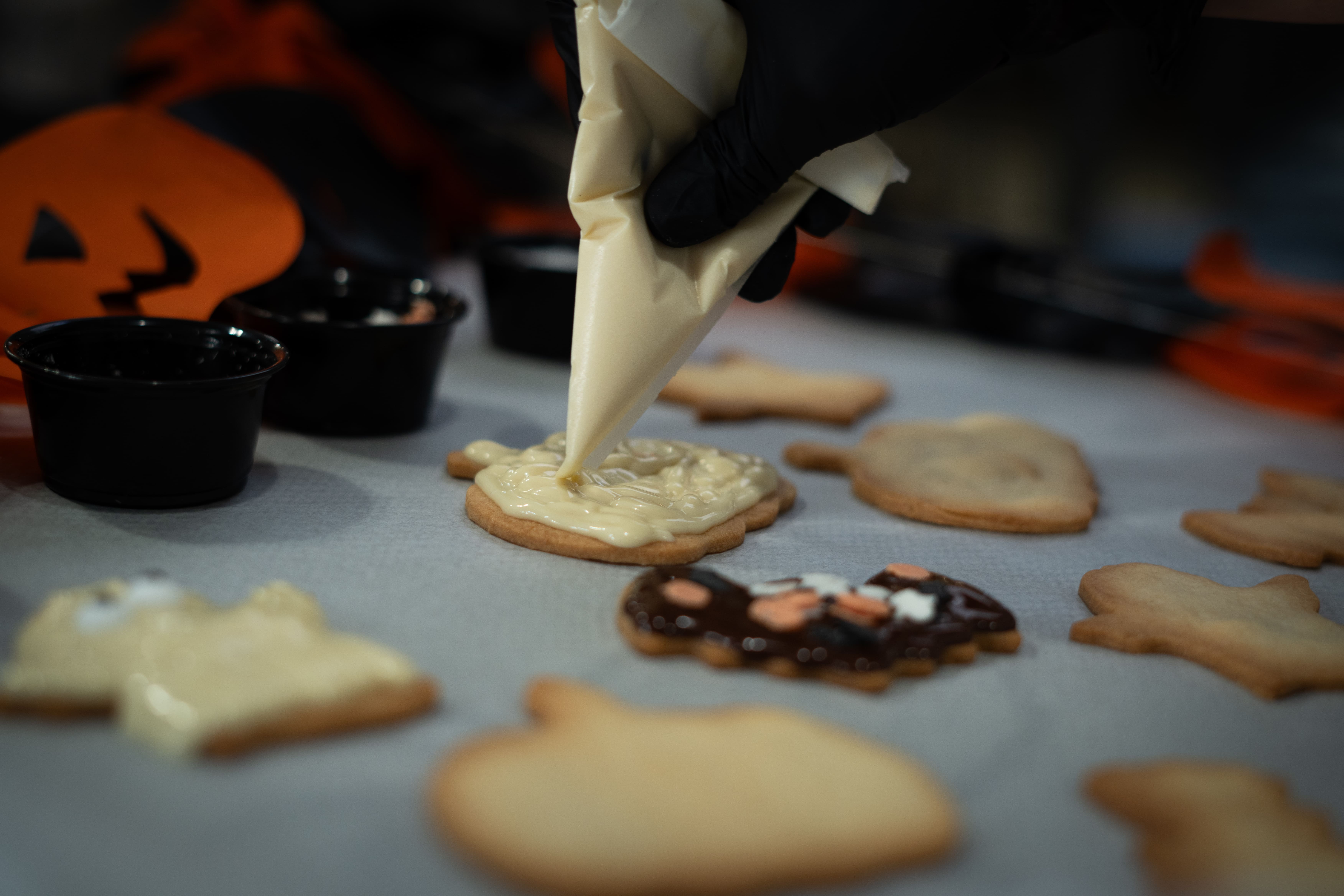 Decoració de galetes Castaween al Museu de la Xocolata