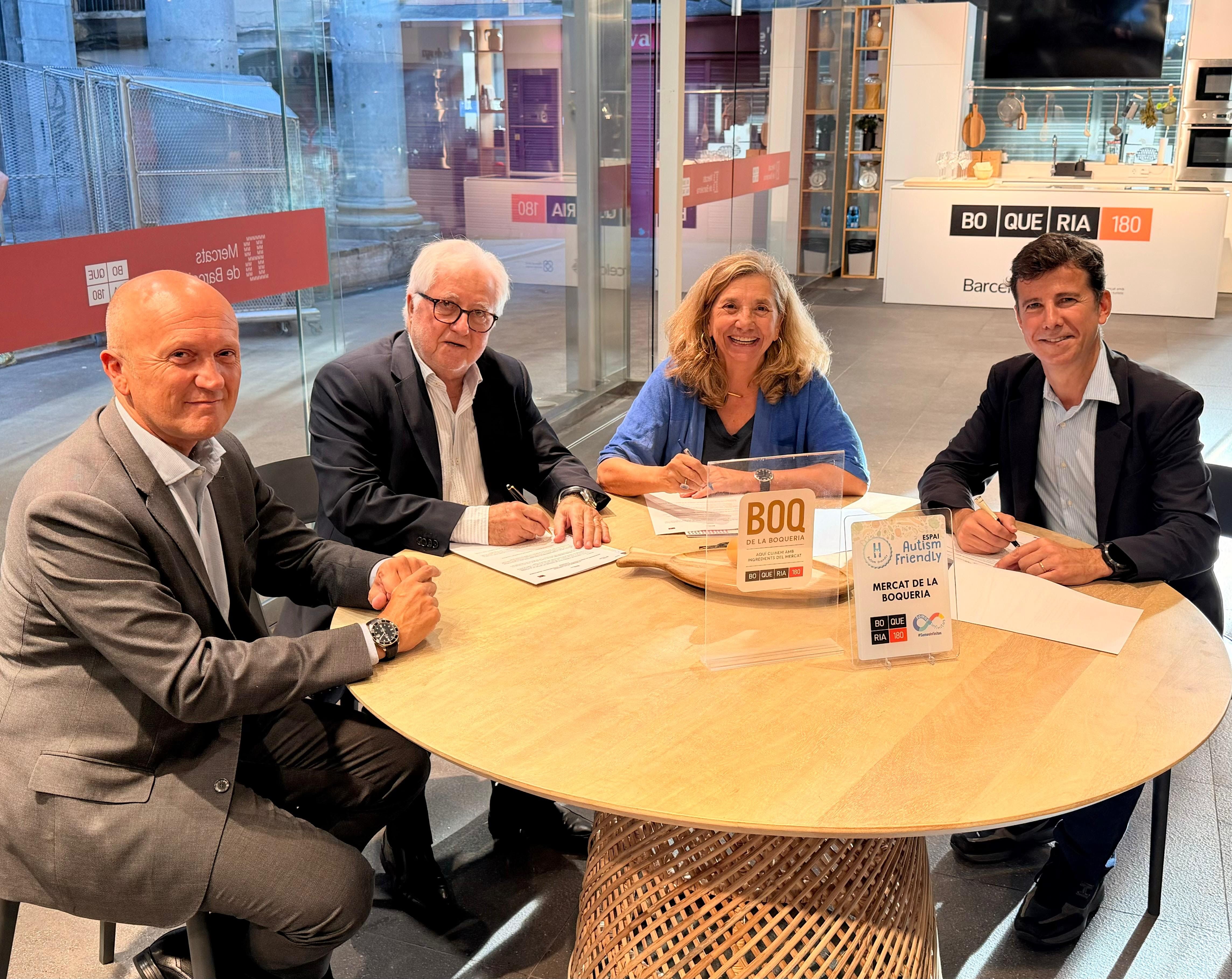 El director gerent de l’Hospital de Barcelona, Daniel Ramia, el president del Consell Rector de SCIAS, Andreu Obis, la presidenta de l’Ateneu Barcelonès, Isona Passola, i el president de la Boqueria, Jordi Mas El director gerent de l’Hospital de Barcelona, Daniel Ramia, el president del Consell Rector de SCIAS, Andreu Obis, la presidenta de l’Ateneu Barcelonès, Isona Passola, i el president de la Boqueria, Jordi Mas