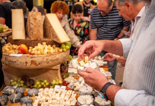 La festa va comptar amb més de 100 varietats artesanes de formatge