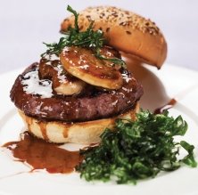 Hamburguesa de ternera con cebolla confitada