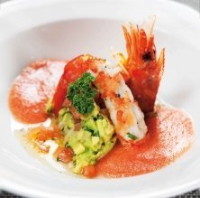 Sopa fría de tomate y guacamole