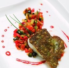 Rodaballo con 'fritura' y zumo de pimientos rojos