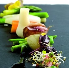 Minestra fría de verduras con romesco