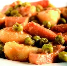 Patatas, sepia y guisantes