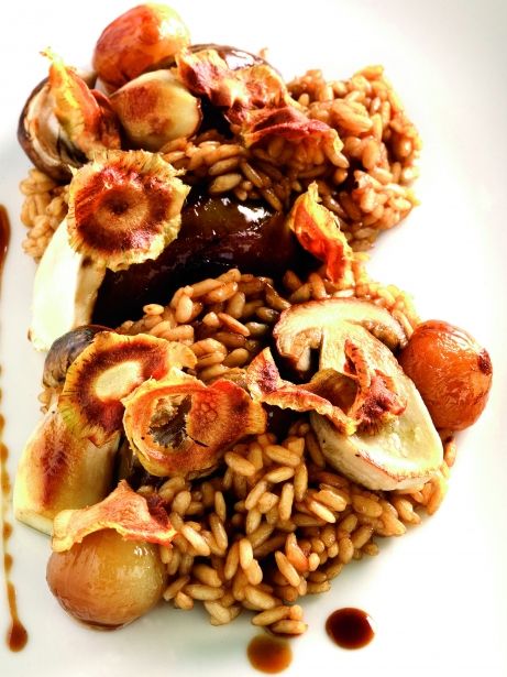 Arroz con alcachofas y boletus