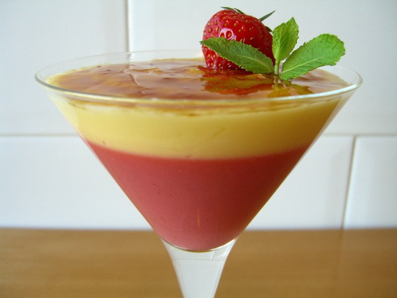 Bávara de fresa con crema quemada