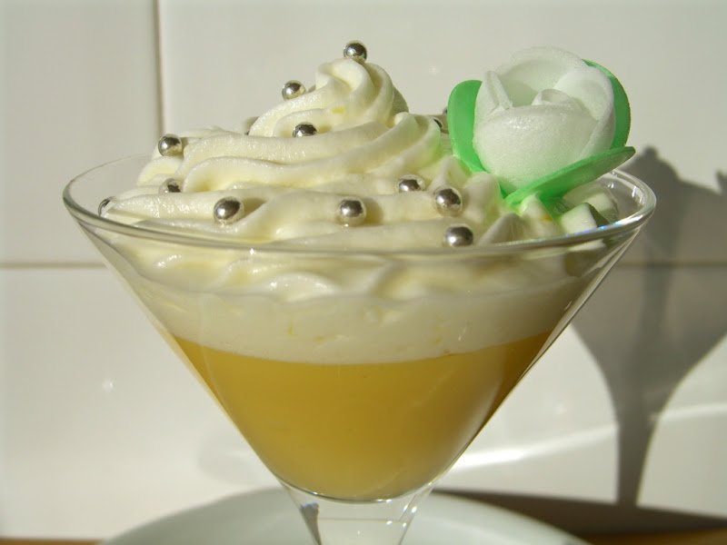 Mousse de llimona amb crema de fruita de la passió