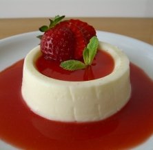 Pannacotta amb salsa de maduixes