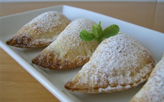 Empanadillas de queso y confitura de boniato