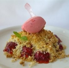 Crumble de frambuesas y rosas