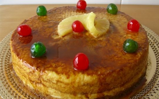 Pastel de coco, piña y mascarpone