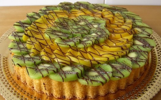 Pastel de crema y fruta