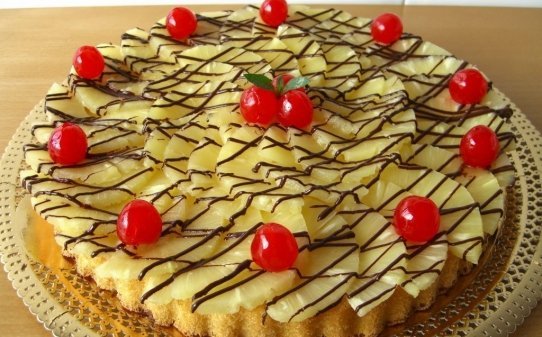 Pastel de crema y piña