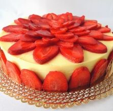 Pastel de limón y fresas