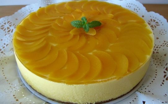 Pastel de mousse de melocotón