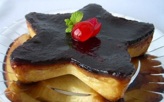 Pastís de 'ricotta' amb melmelada de nabius