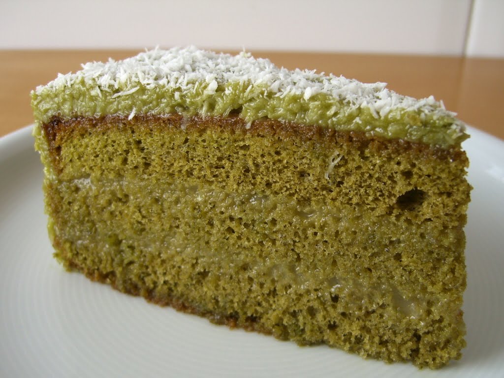 pastel de té matcha, coco y lemon curd