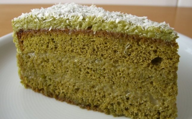 pastel de té matcha, coco y lemon curd