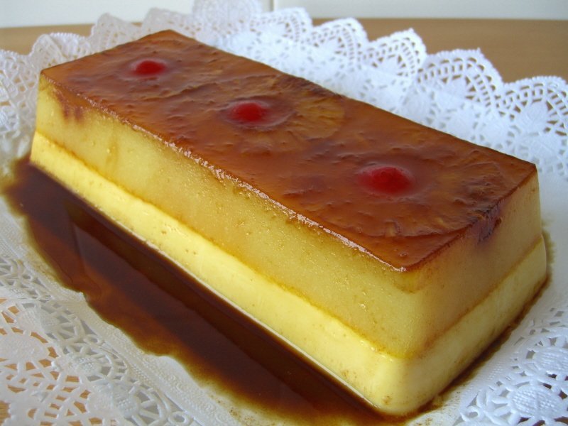 Flan con piña