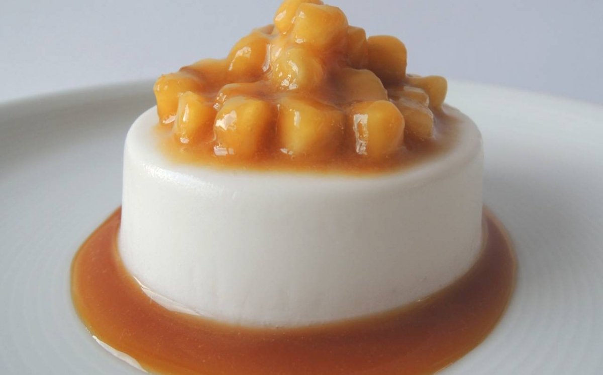 Flan de coco con plátano vegà