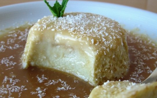 Flan de coco con puré de coco