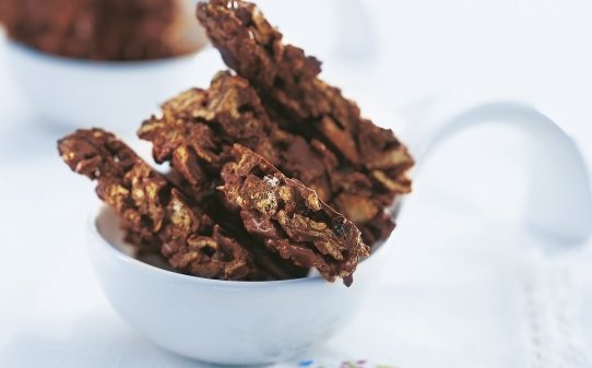 Turrón casero de chocolate, frutos secos y especias