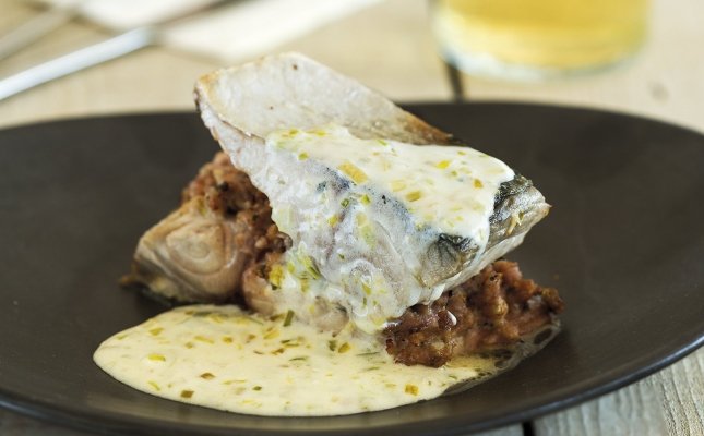 Bis rellenado con salsa de queso Bis rellenado con salsa de queso