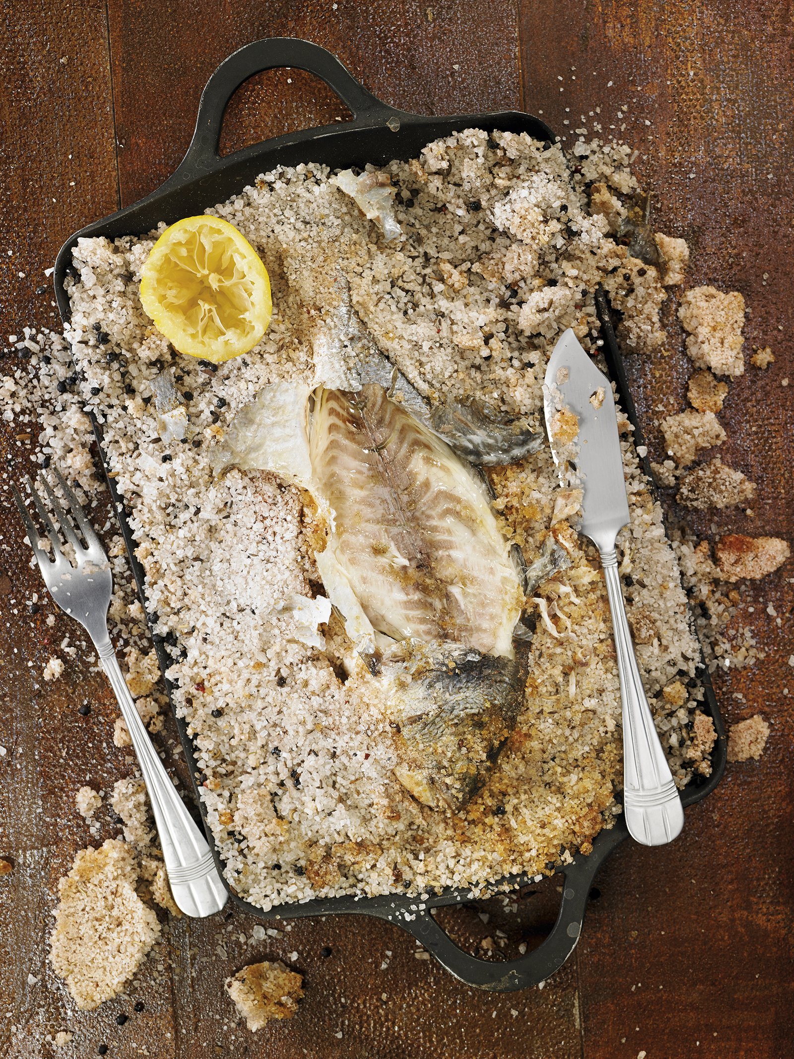 Orada a la sal amb barreja d'espècies