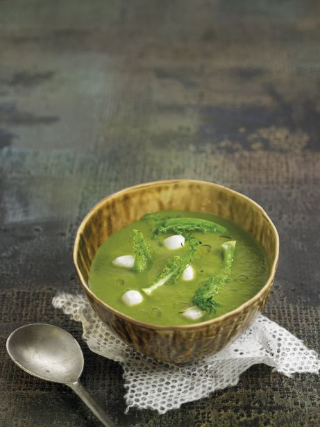 Sopa de espigalls y crema de queso de cabra