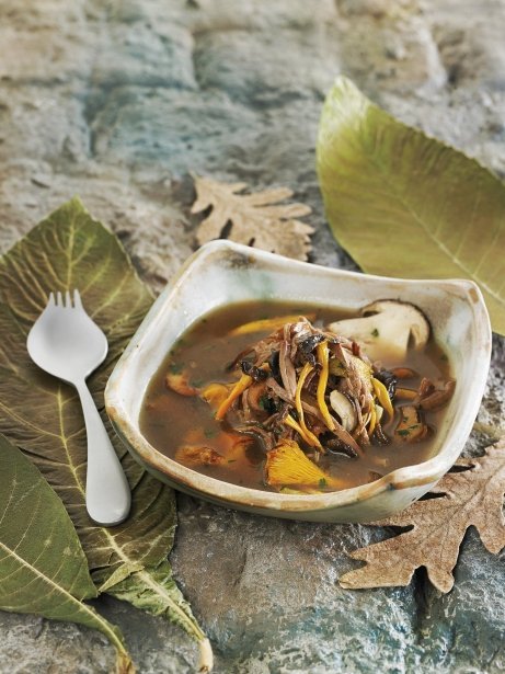 Sopa de setas y ternera