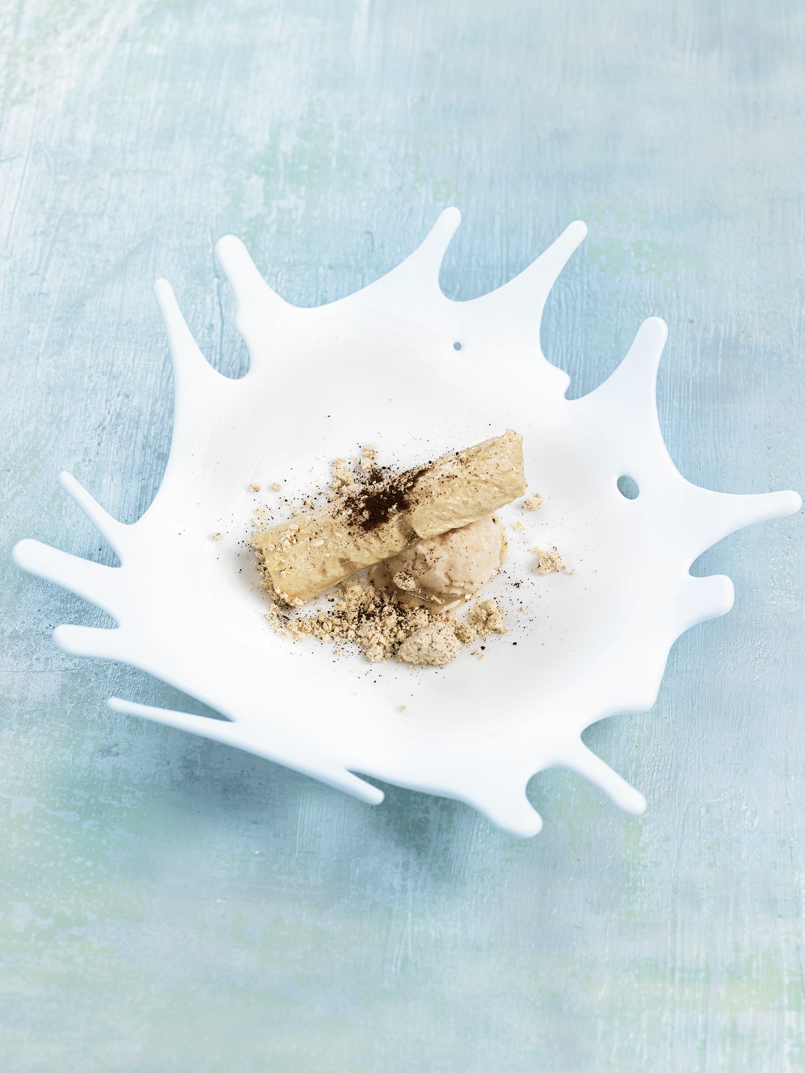 Barquillo de mousse de turrón de xixona y café