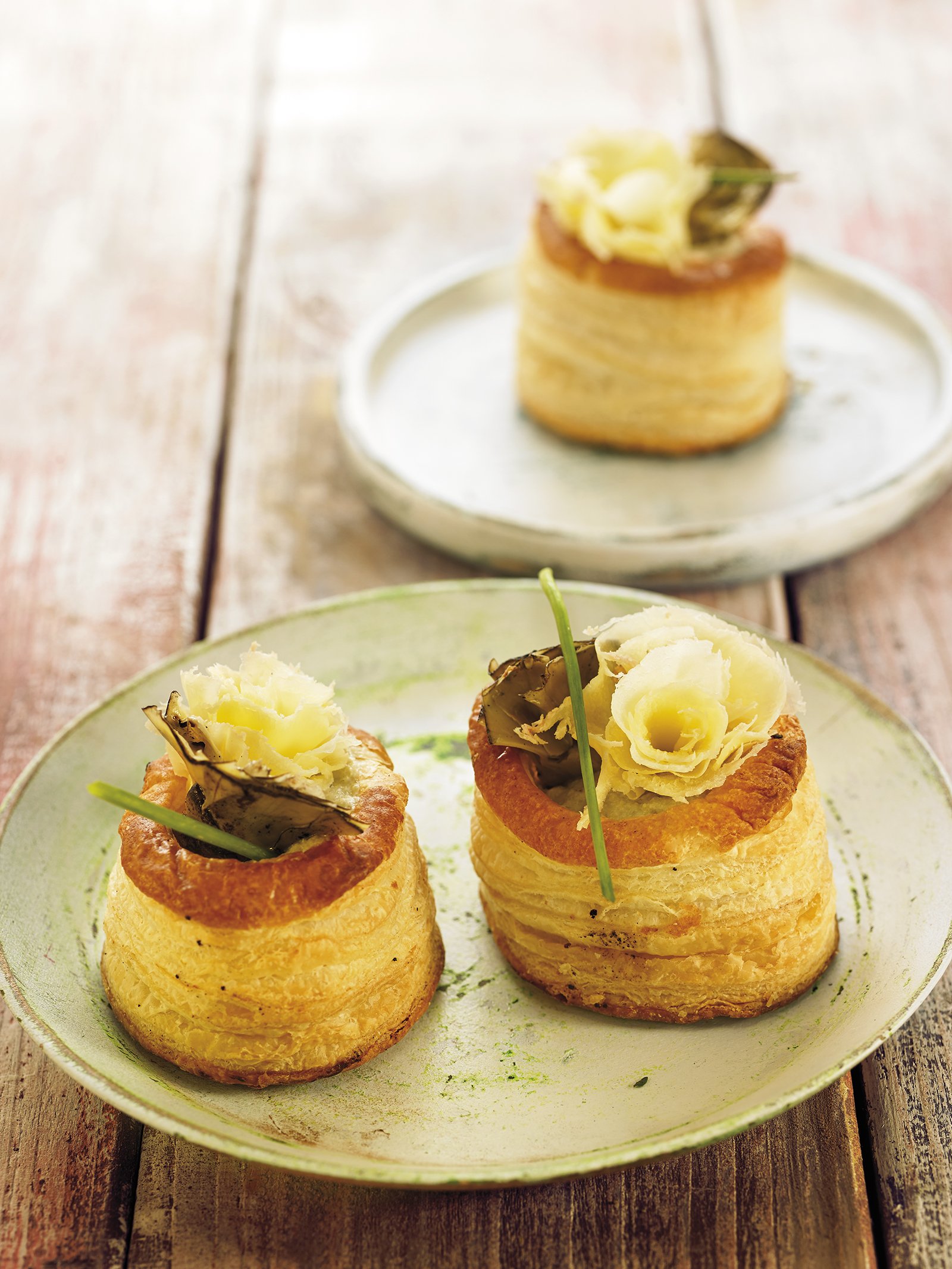 Vol-au-vent amb crema de carxofa i tête de moine