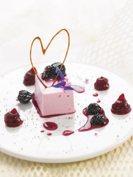 Mousse de iogurt, remolatxa, nabius i violeta