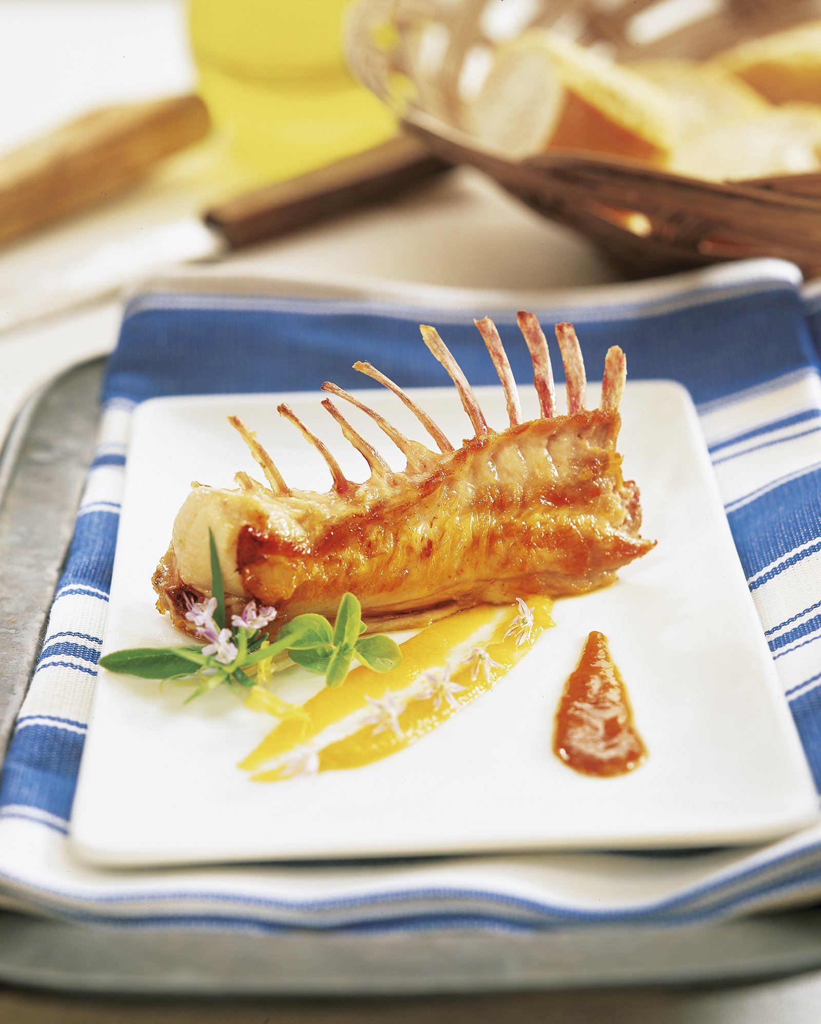 Conejo con salsa y puré de zanahoria / Becky Lawton