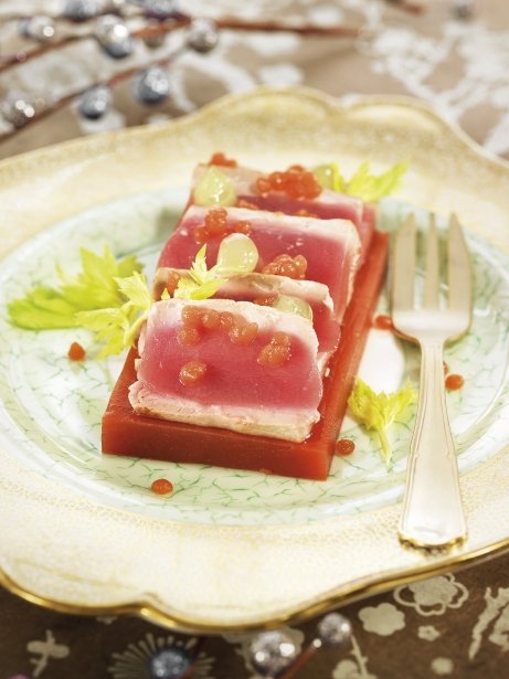 Tataki de tonyina amb Bloody Mary tebi