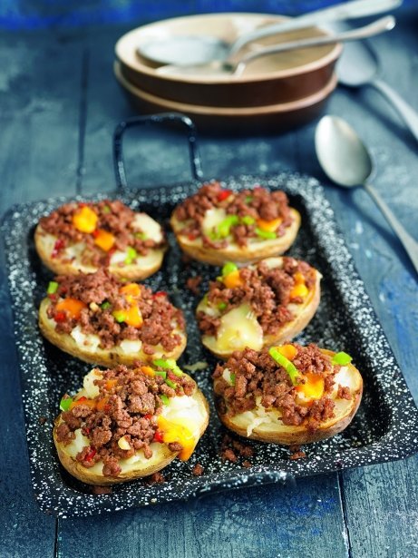 Patatas asadas rellenas con carne picada