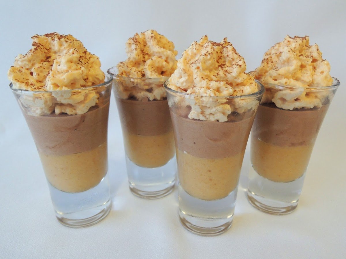 Gotet de turrón de crema, mousse de chocolate y espuma de caramelo