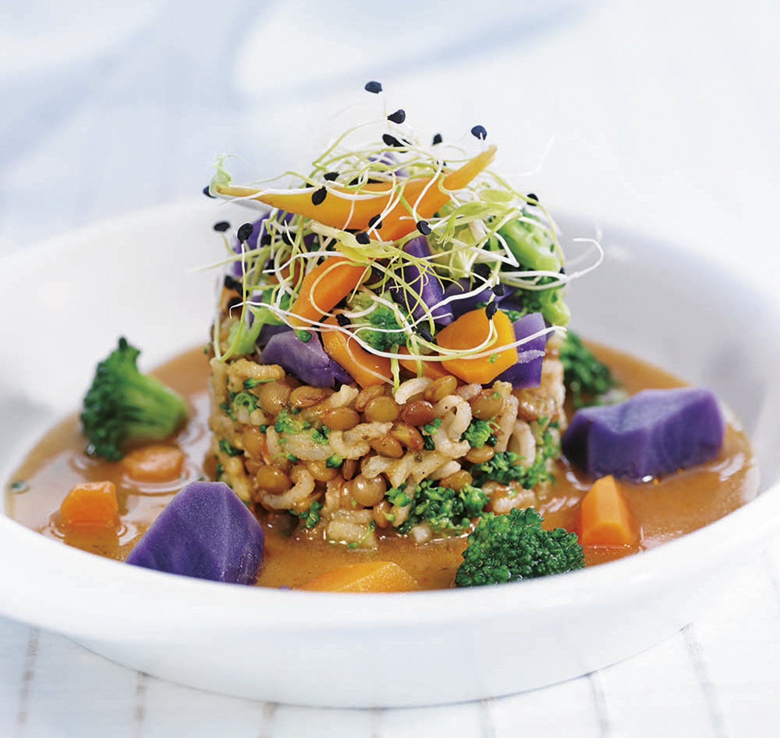 Timbal d'arròs especiat amb brou Timbal d'arròs especiat amb brou