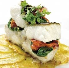 Turbot a la papillota d'herbes i tomàquet