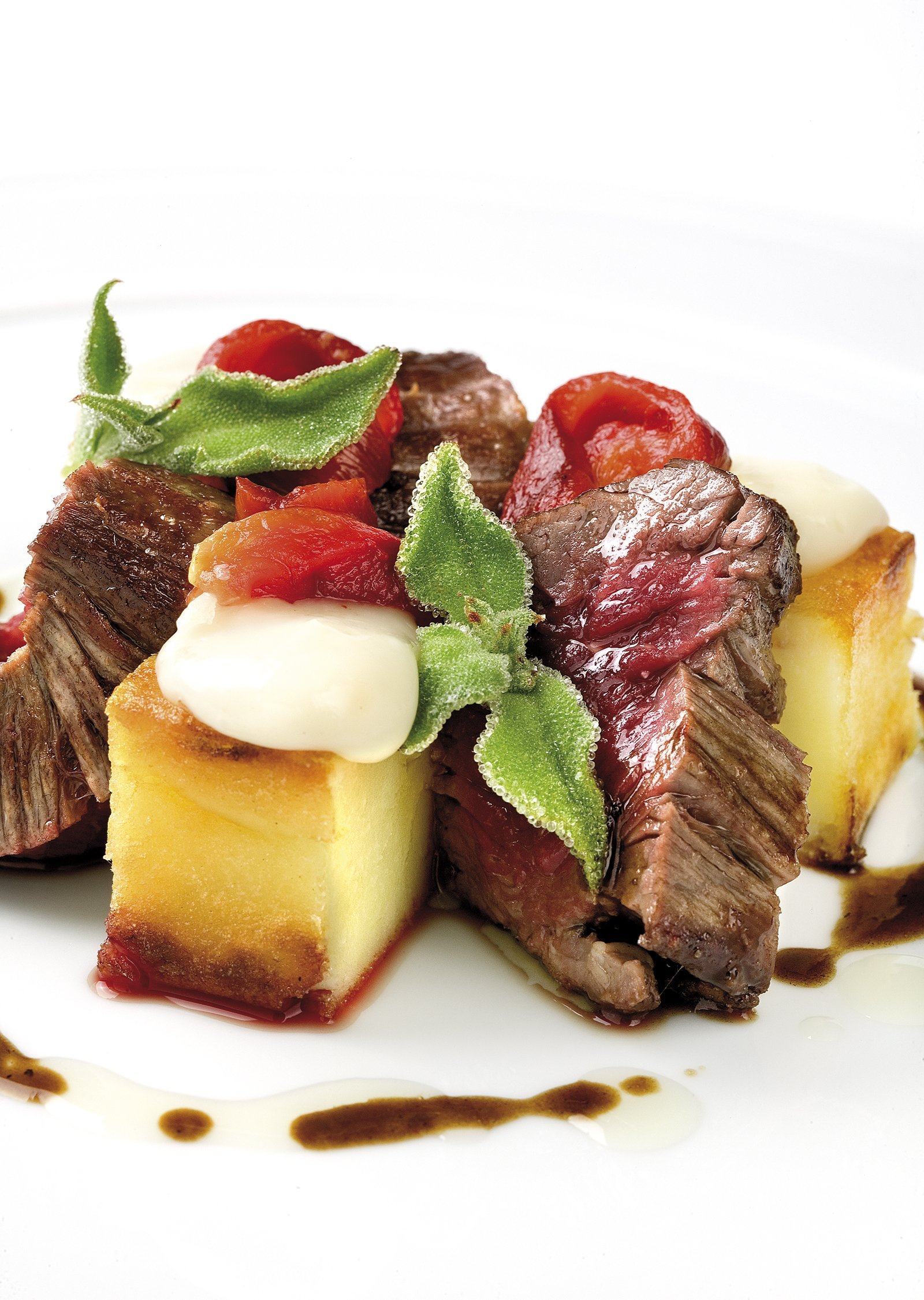 Filet de bou amb patates i pebrots del piquillo