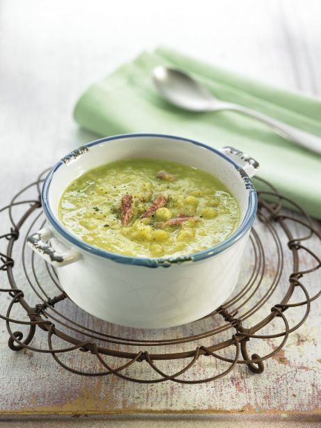 Sopa de guisantes y jamón